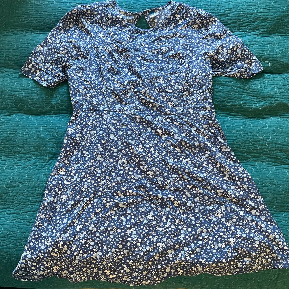 Old Navy blue and white floral print dress